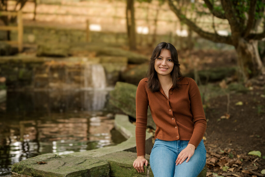 senior portrait session at Longs Park in Lancaster Pennsylvania